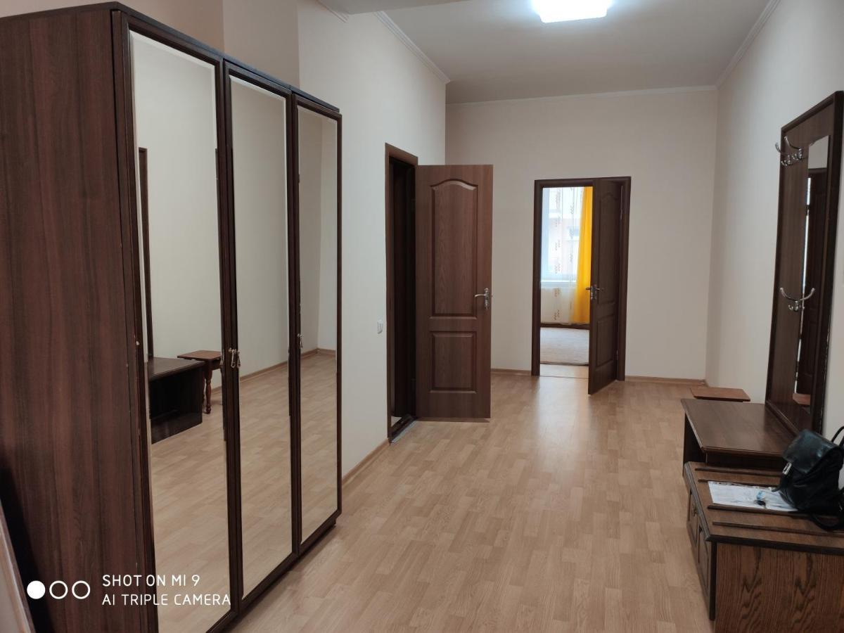 Apartments "Domovik" Івана Парканія 2А Кв 19 موكاشيفه المظهر الخارجي الصورة